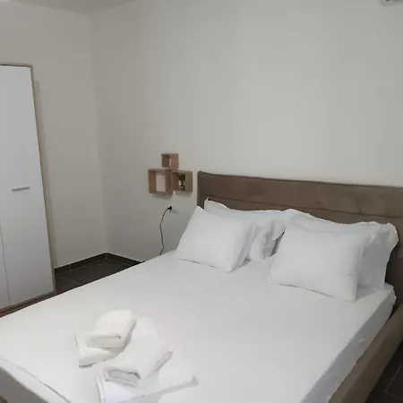 Ama Lungomare * Vlorë